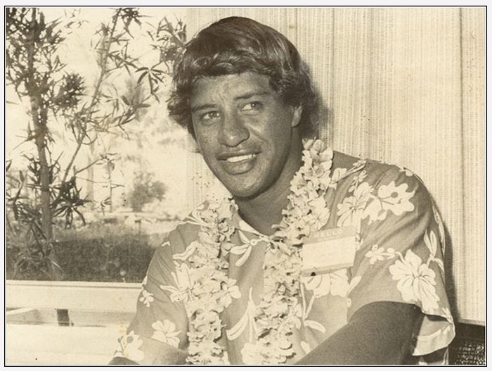 1971 eddie tornando-se oficialmente um salva-vidas