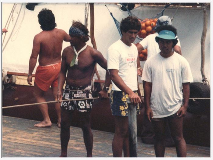 Eddie em  preparação para a viagem ao Taiti