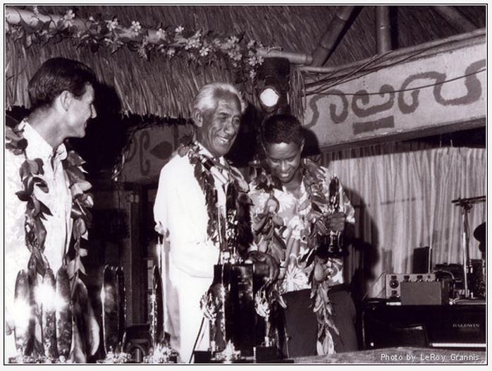 Fred Van Dyke - em homenafgem a vitória de Eddie