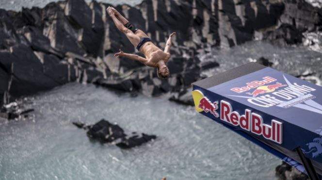 salto plataforma red bull